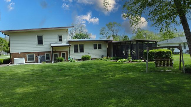 406 E Fine St, House other with 3 bedrooms, 2 bathrooms and 5 parking in Ashkum IL | Image 7