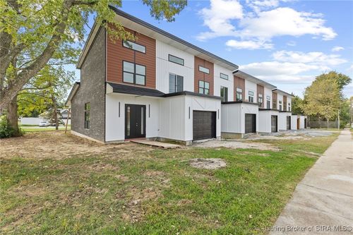 1622 Scott St, Jeffersonville, IN, 47130-4021 | Card Image