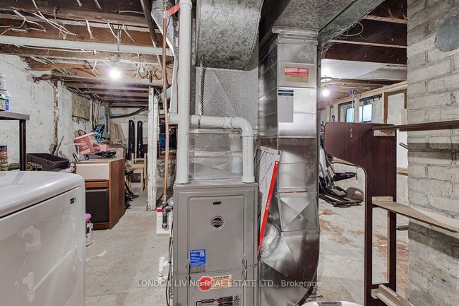 718 William St, House other with 3 bedrooms, 1 bathrooms and 3 parking in London ON | Image 26