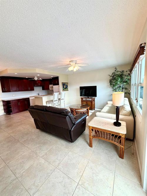 4104-4104 Cambridge E, Deerfield Beach, FL, 33442 | Card Image