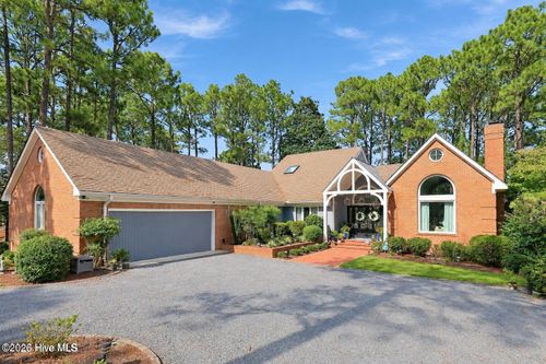 64 Pinewild Dr, Pinehurst, NC, 28374-9734 | Card Image