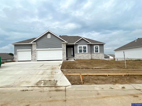 20522 Riviera Dr, Gretna, NE, 68028-4097 | Card Image