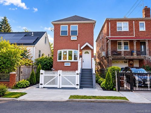 4129 Wilder Ave, Bronx, NY, 10466-2131 | Card Image
