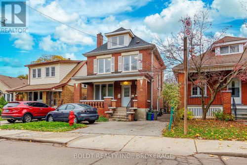 2-209 Rosslyn Ave S, Hamilton, ON, L8M3J6 | Card Image