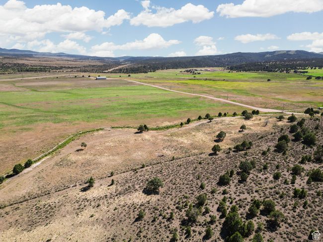 View of mountain background with rural landscape | Image 15
