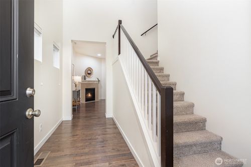 22326 35th Dr Se, Bothell, WA, 98021-8093 | Card Image