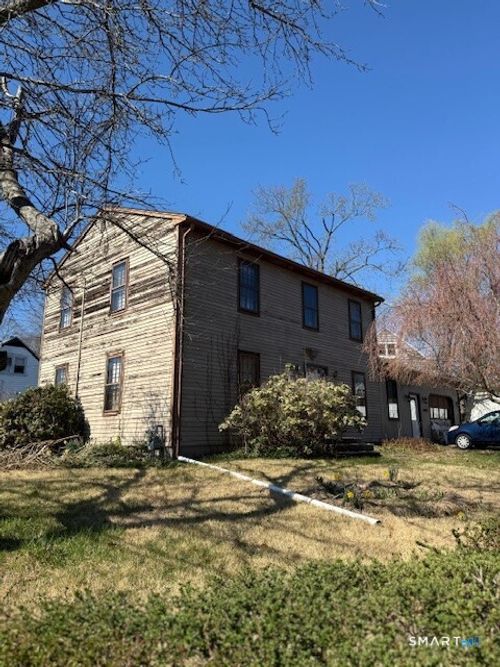 11 Beverly Dr, Bridgeport, CT, 06610-1101 | Card Image