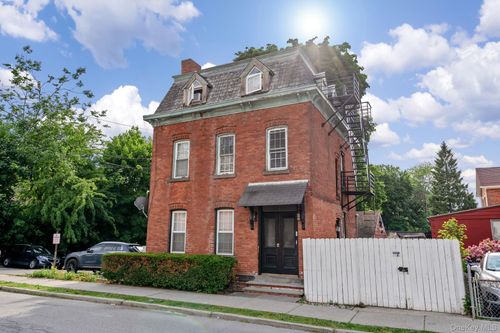 32 N Bridge St, Poughkeepsie, NY, 12601-3289 | Card Image