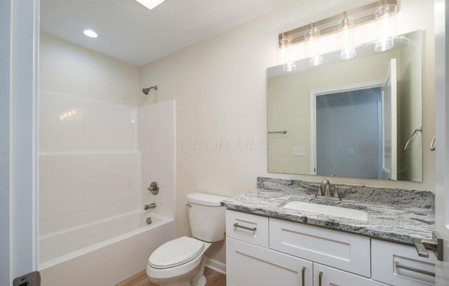 full hallway bathroom | Image 12