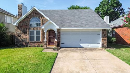 8832 Mystic Trl, Fort Worth, TX, 76118-7495 | Card Image