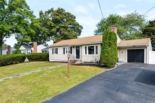 27 Kalmer Rd, Warwick, RI, 02886-1717 | Card Image