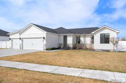 1953 Mesa Canyon Dr, Idaho Falls, ID, 83401-6518 | Card Image