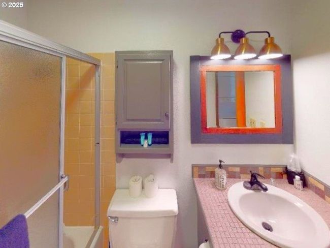Bathroom | Image 30
