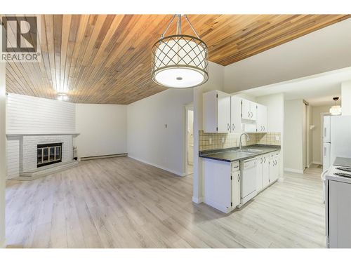 209-240 Mcintosh Rd, Kelowna, BC, V1X2C4 | Card Image