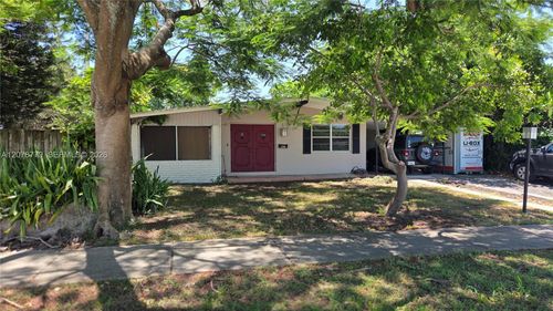 298 Ne 46th St, Deerfield Beach, FL, 33064-3439 | Card Image