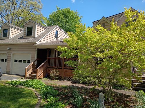 24 Convent Rd, Nanuet, NY, 10954-3223 | Card Image