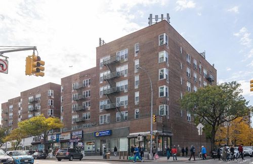 3fl-134-54 Maple Ave, Flushing, NY, 11355-4537 | Card Image