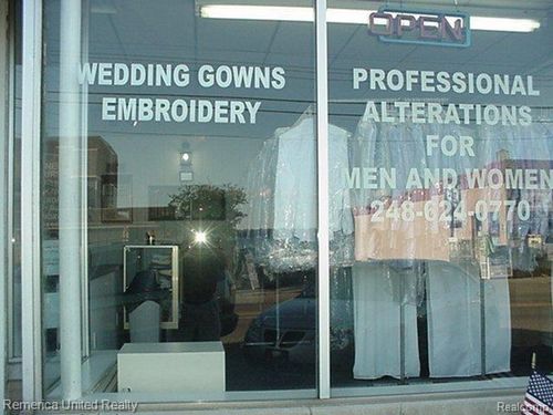 121 Walled Lake Dr, Walled Lake, MI, 48390-3553 | Card Image