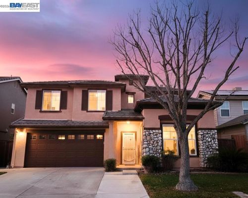 389 389 Burlington Dr, Tracy, CA, 95376 | Card Image