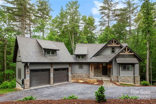 68 Huckleberry Ridge Ln, Zirconia, NC, 28790-0629 | Card Image