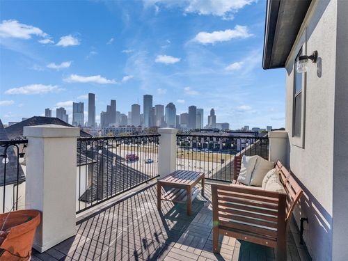 1877 Dart St, Houston, TX, 77007-4432 | Card Image