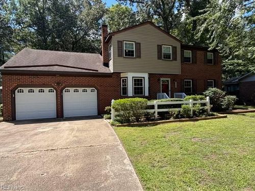 200 Walden Dr, Yorktown, VA, 23692-3520 | Card Image