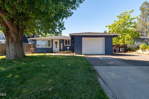 7701 Belaire Way, White City, OR, 97503-1335 | Card Image