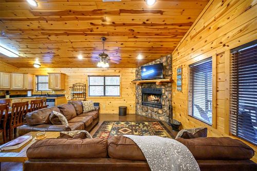 184 Mangrove Rd, Broken Bow, OK, 74728-7548 | Card Image