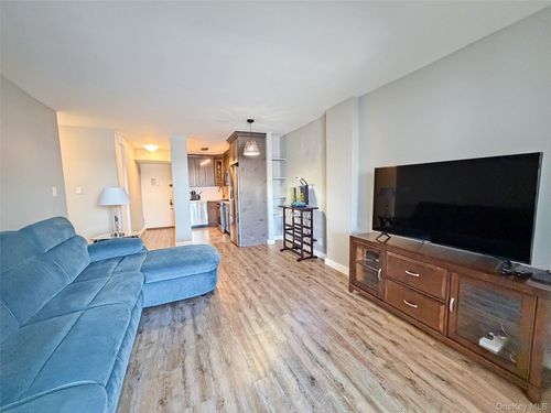 apt-a1008-61-20 Grand Central Pkwy, Forest Hills, NY, 11375-1279 | Card Image