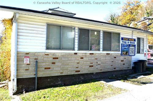 301 W 4th Ave, Williamson, WV, 25661-3115 | Card Image