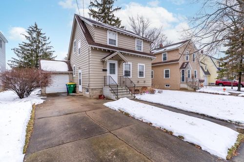 952 Bond Street, GREEN BAY, WI, 54303 | Card Image