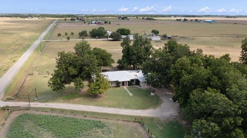 451 County Road 416, Taylor, TX, 76574-2052 | Card Image