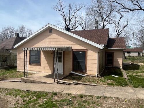 208 Olive St, Crane, MO, 65633-9209 | Card Image