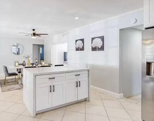 924 Johnson St, Hollywood, FL, 33019-1133 | Card Image