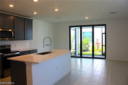 27874 Radiant Ct, BONITA SPRINGS, FL, 34135-3571 | Card Image
