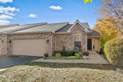 925 Foxpointe Drive, Sycamore, IL, 60178 | Card Image