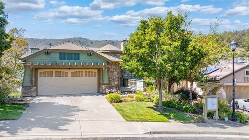 39 Lupine Valley Ct, Brisbane, CA, 94005-1267 | Card Image