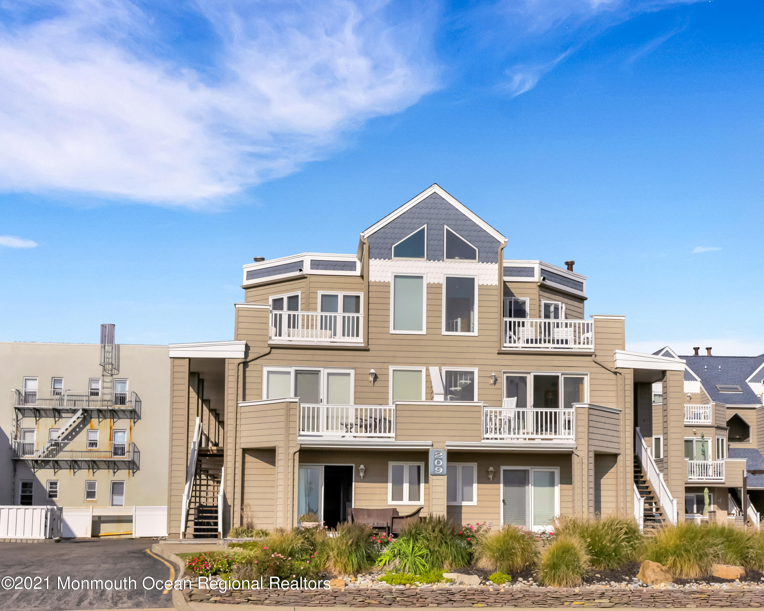 3 209 Ocean Avenue, Sold in Bradley Beach Zoocasa