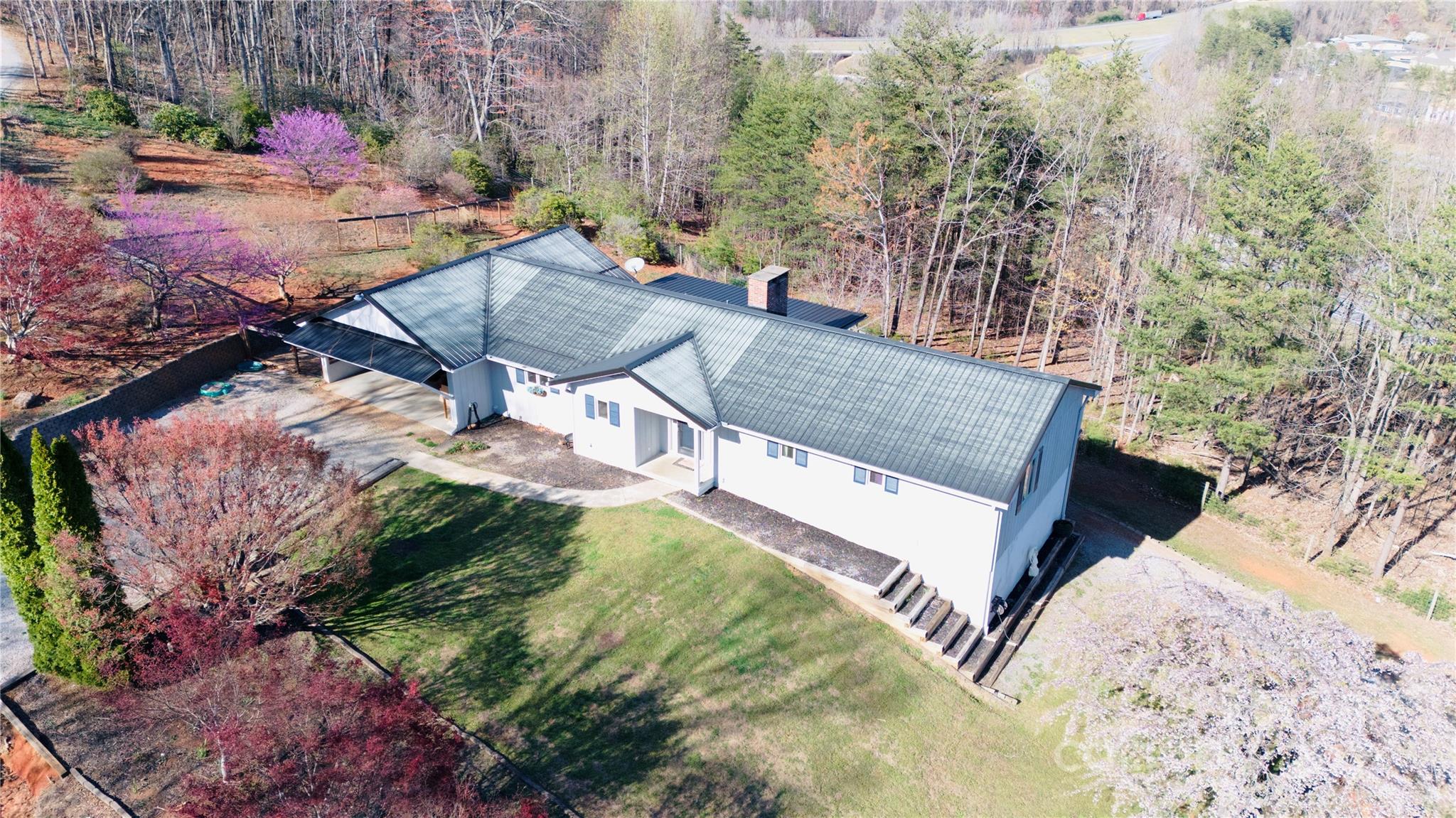 Hague Dr, Columbus, NC 28722