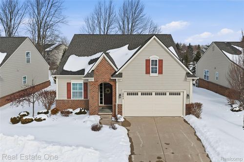 1082 Paddock Dr, South Lyon, MI, 48178-8071 | Card Image
