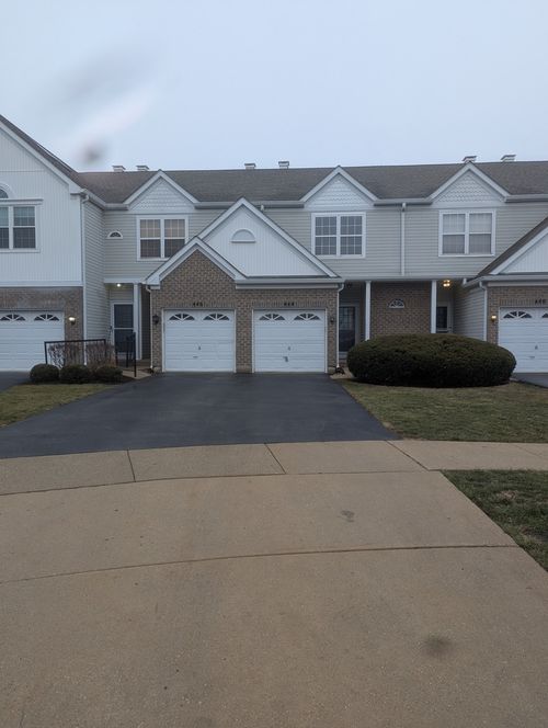 444 Arboretum Dr, Lombard, IL, 60148-7117 | Card Image