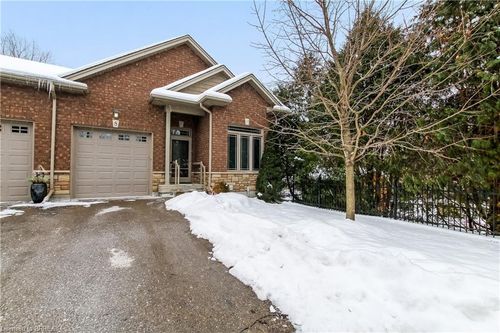 8-26 Reid St, Saint George, ON, N0E1N0 | Card Image