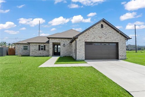 218 Belle Ormond Cir, Destrehan, LA, 70047-3305 | Card Image
