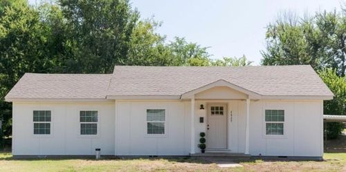 1527 S 6th St, Chickasha, OK, 73018-5827 | Card Image