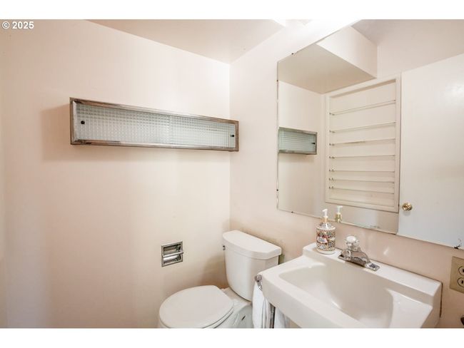 1439 Barton St, House other with 3 bedrooms, 2 bathrooms and null parking in Eugene OR | Image 19