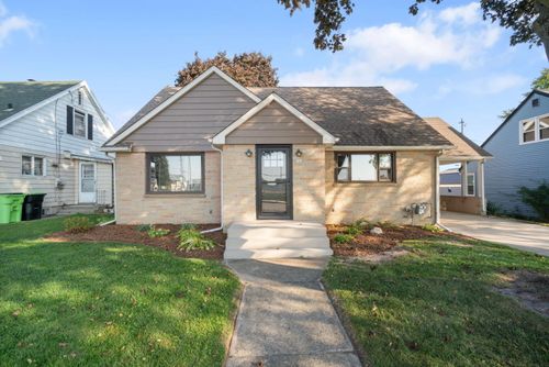 306 3rd St, Kewaskum, WI, 53040-8940 | Card Image