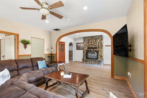812 E Main St, Kendrick, ID, 83537-8500 | Card Image