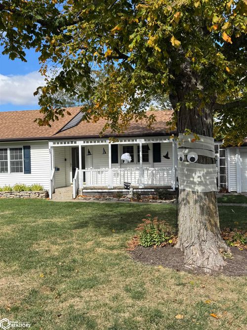 507 W Prairie St, Creston, IA, 50801-1420 | Card Image