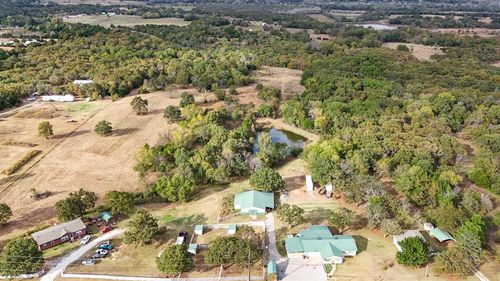 340338 E Highway 62, Meeker, OK, 74855-3216 | Card Image