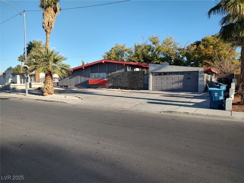 3378 Seneca Dr, Las Vegas, NV, 89169-3137 | Card Image